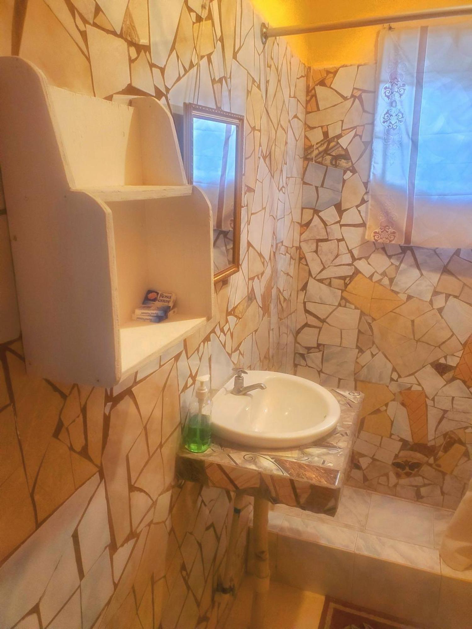 Fay Guest House ネグリル 部屋 写真